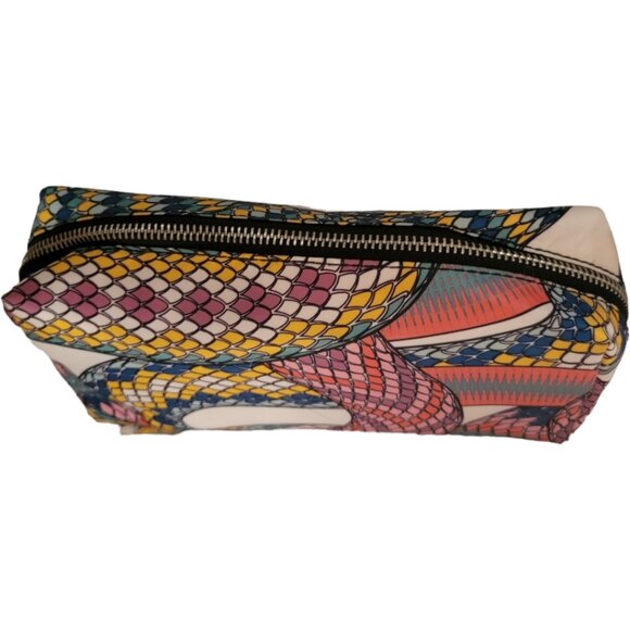 Mid Size Cosmetic pouch - Picture 4 of 4